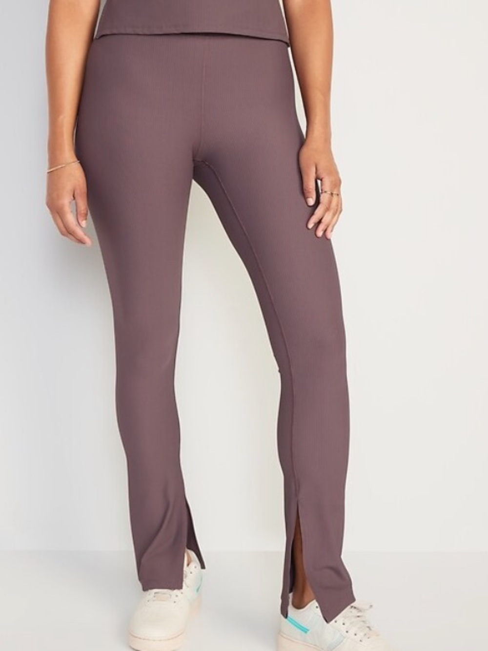Old Navy Womens Wild
Currant Extra High Waisted PowerSoft Ribbed Flare
Leggings